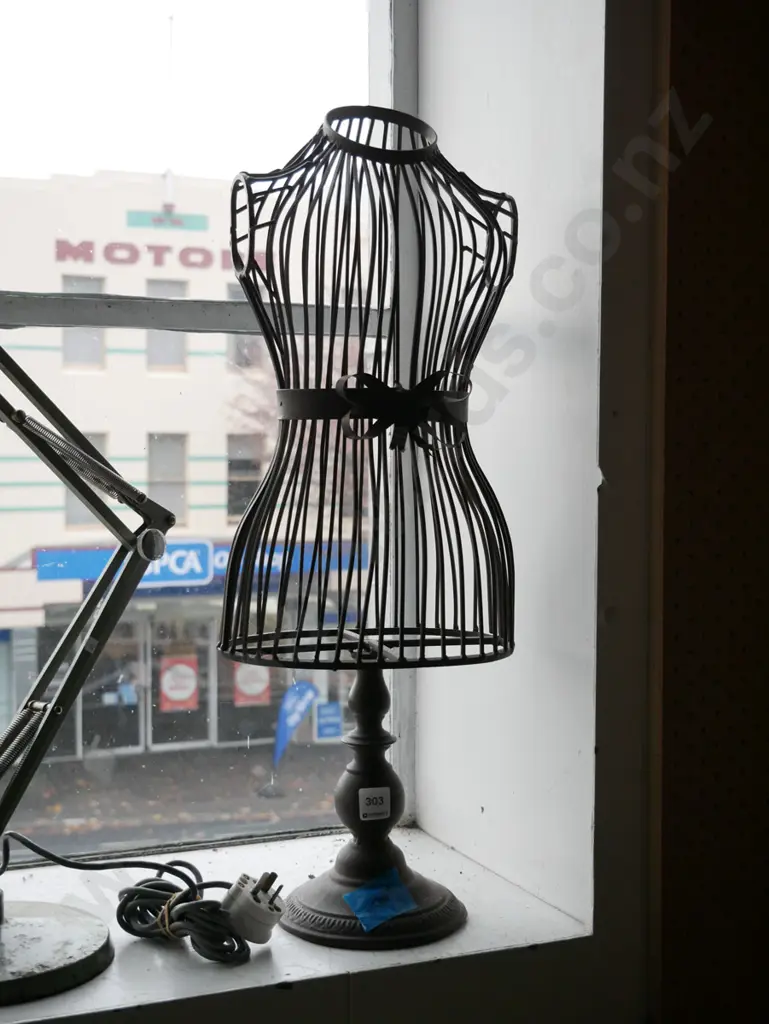 wrought metal female torso on stand H-630 Image 1++