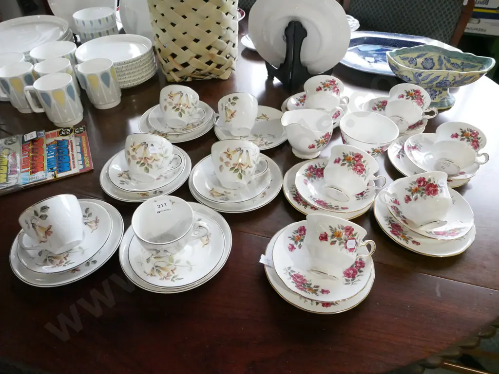 6x Meakin trios, 6x Queen Ann red rose trios, creamer sugar Image 1++