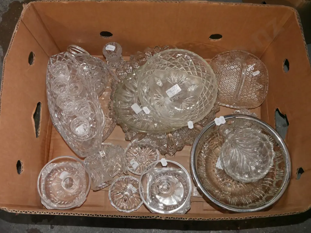 box; ring dishes, bowls, cut crystal glasses etc Image 1++