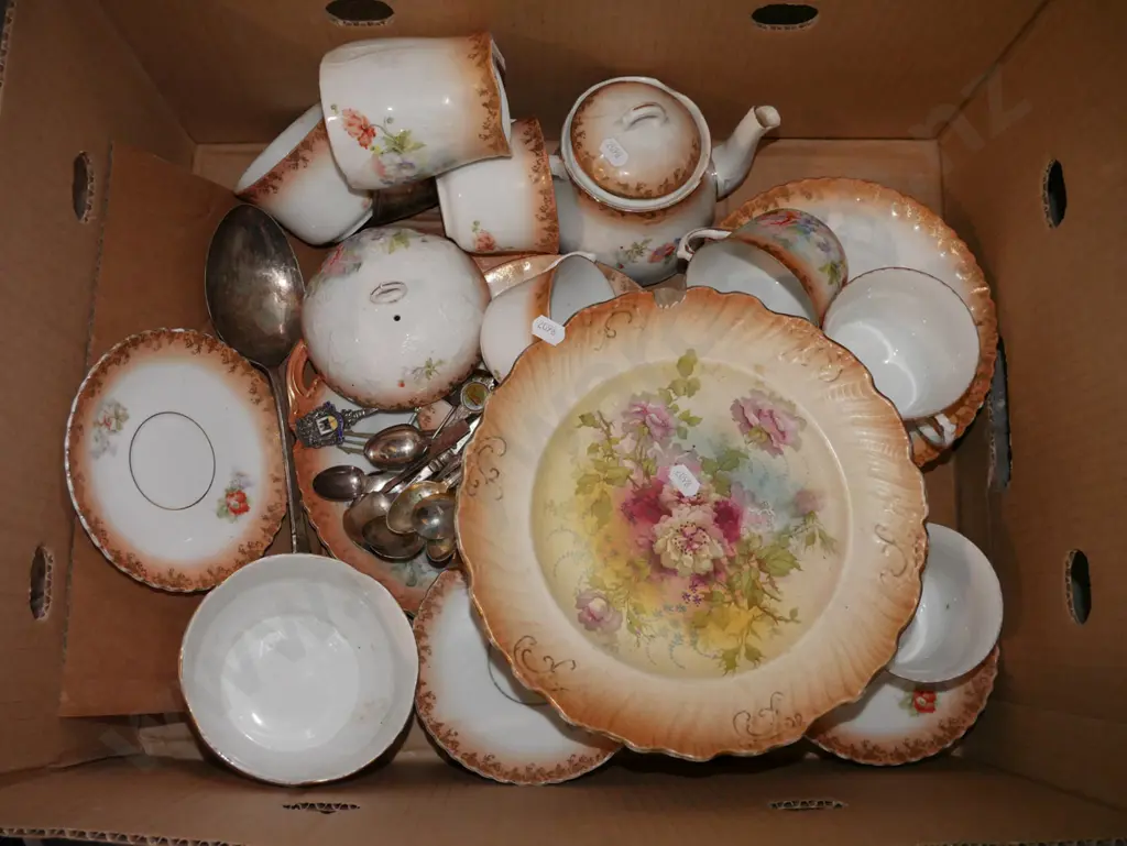 box; vintage floral cups, saucers, comport - has damage, teaspoons etc Image 1++