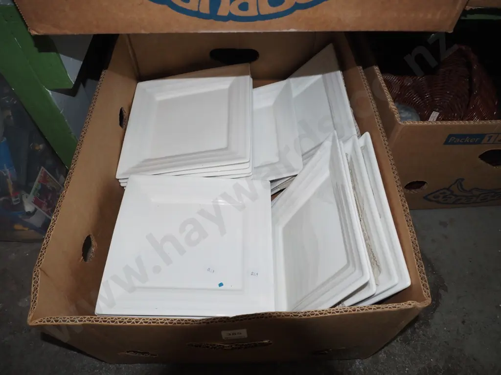 box; as-new Haven square dinner plates Image 1++