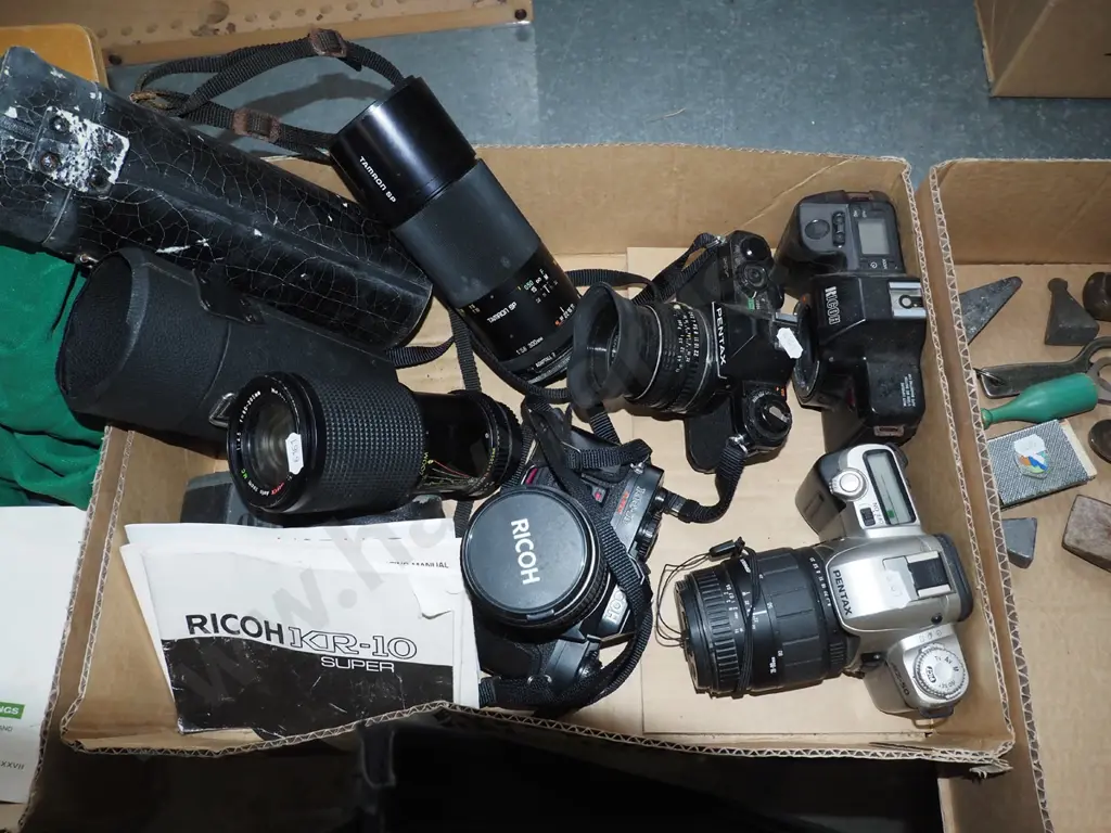 box; 35mm cameras, lenses - unknown condition Image 1++