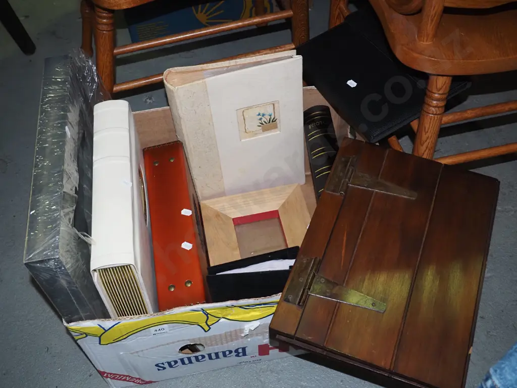 box of photo albums, photo frames  Image 1++