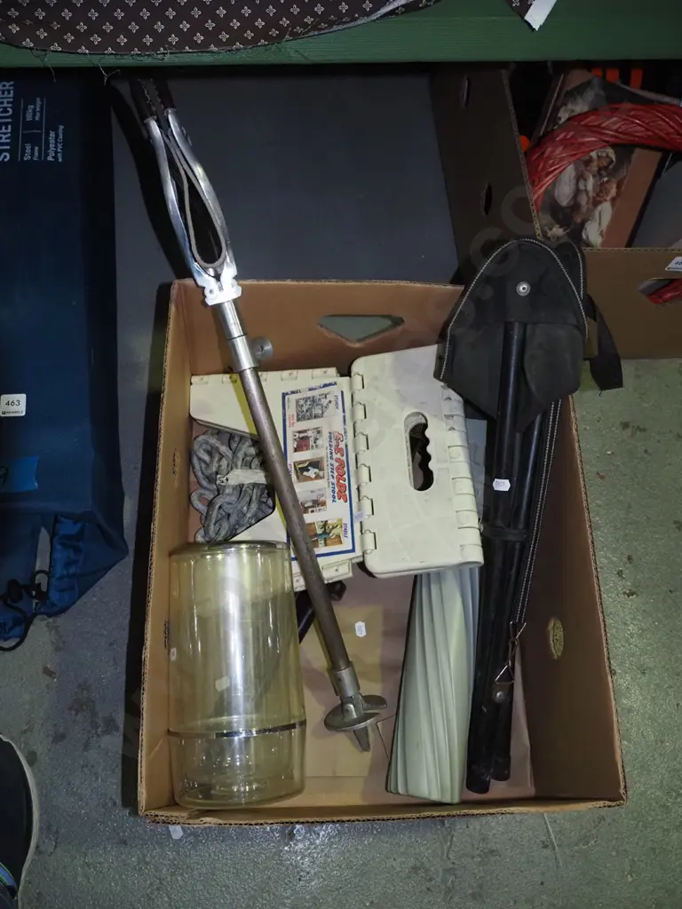 box; shooting stick, wine cooler, tripod stools etc Image 1++