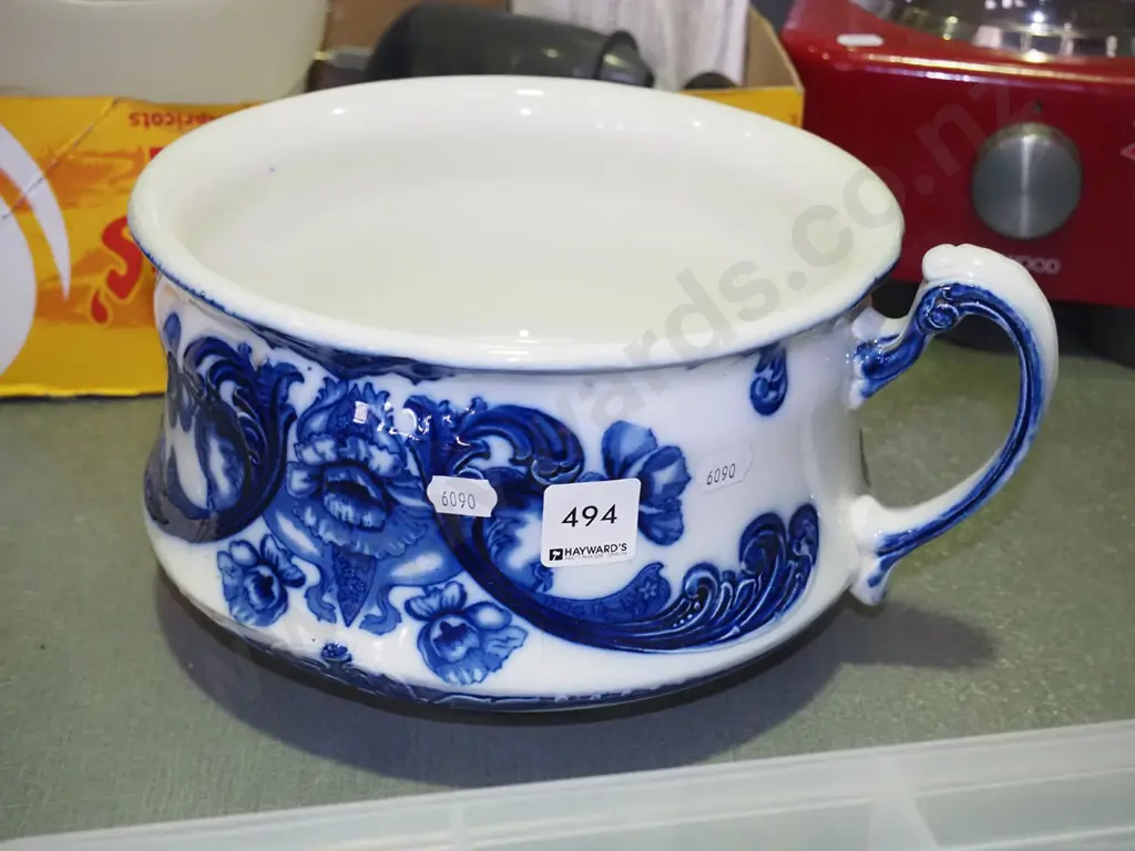 Johnson Bros flow blue chamber pot Image 1++