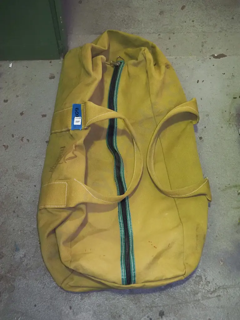 heavy canvas Trail Blazer travel bag Image 1++