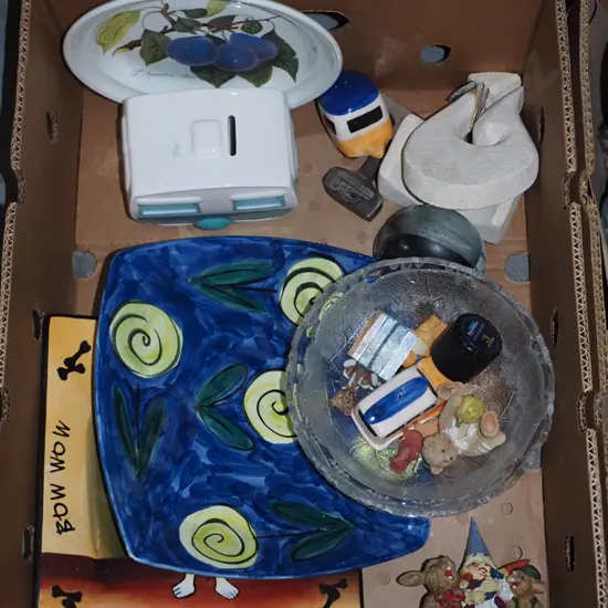 box; pottery plates, glass bowls, ceramic caravan money box etc