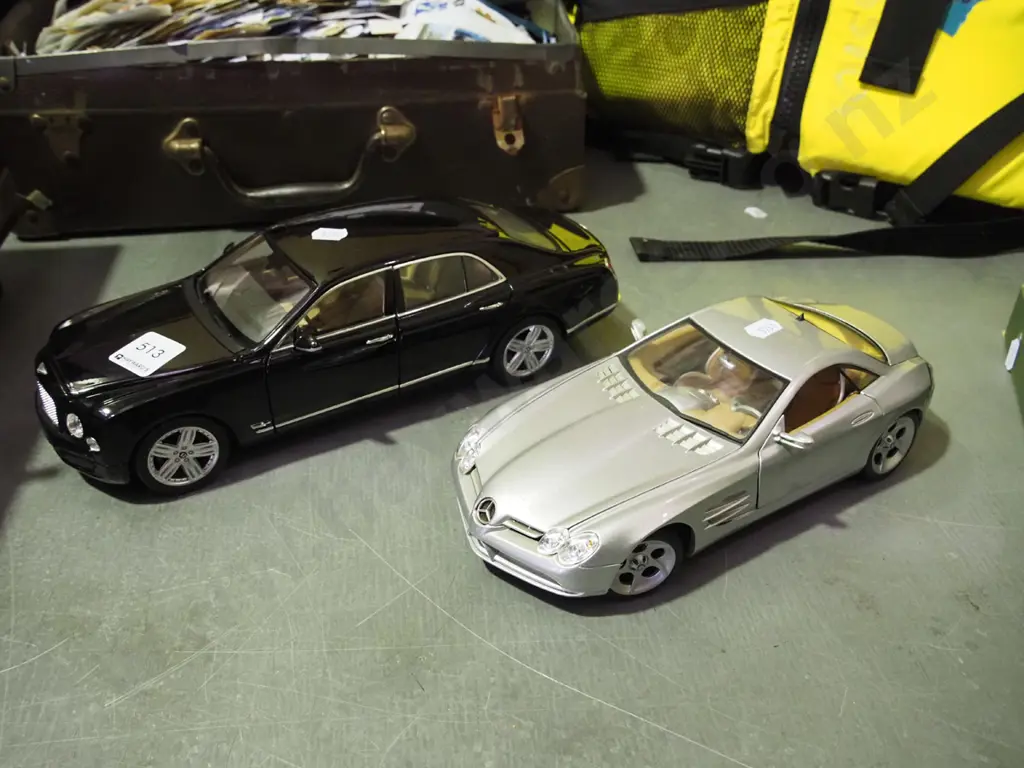 2x die cast model vehicles; Bentley L-320, Mercedes Image 1++