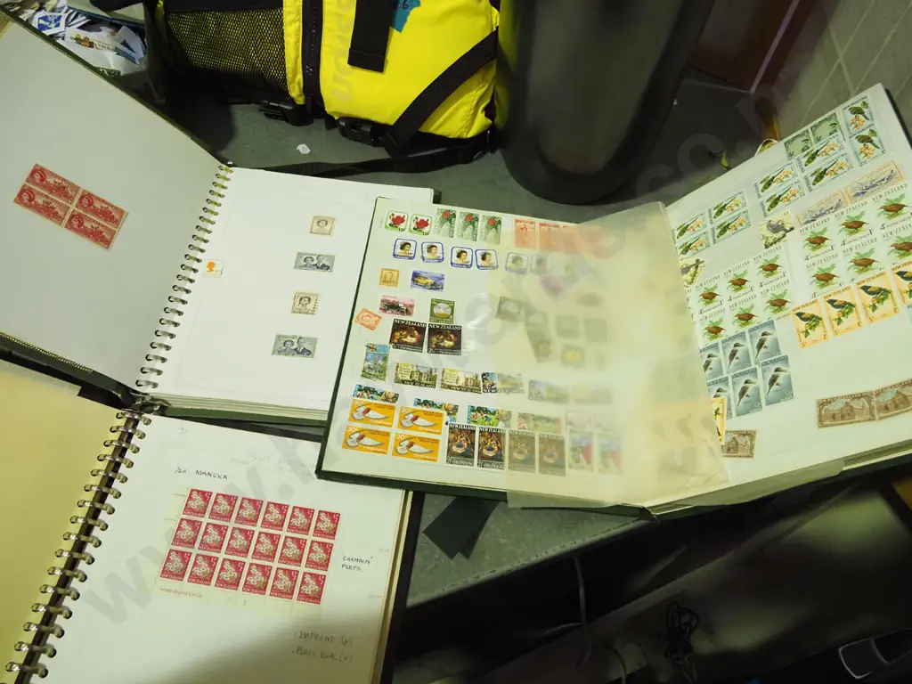 3x stamp albums Image 1++