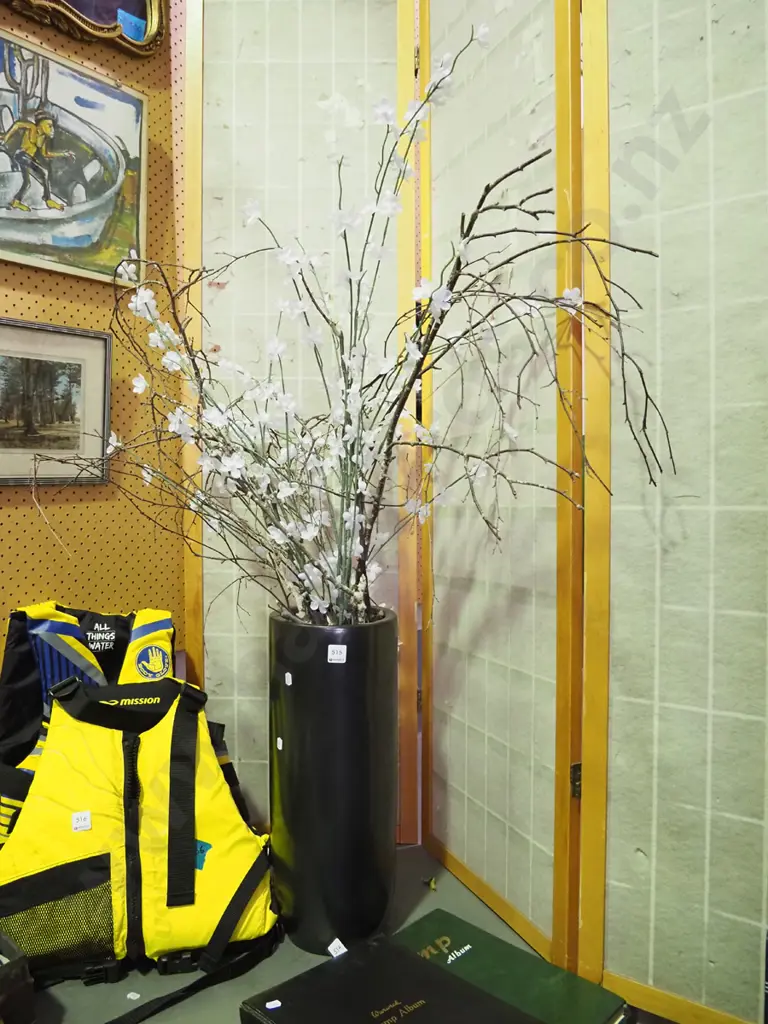 black vase with faux cherry blossom Vase H-500 Image 1++