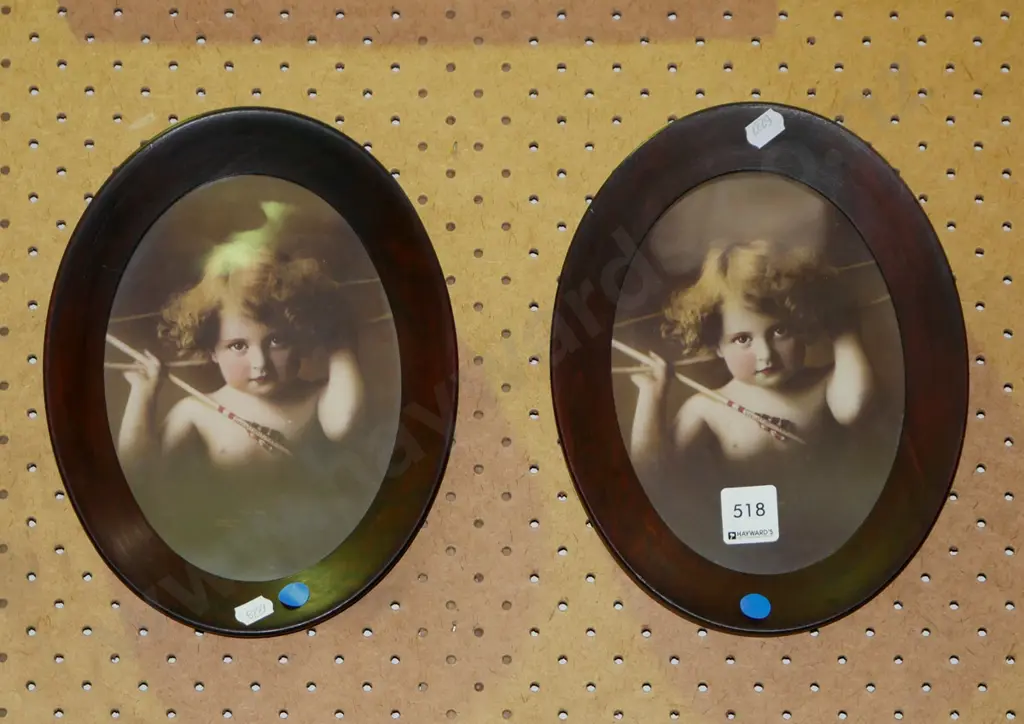 2x small wood framed oval cherub prints Image 1++