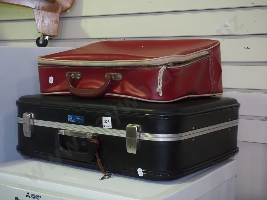 2x suitcases Image 1++