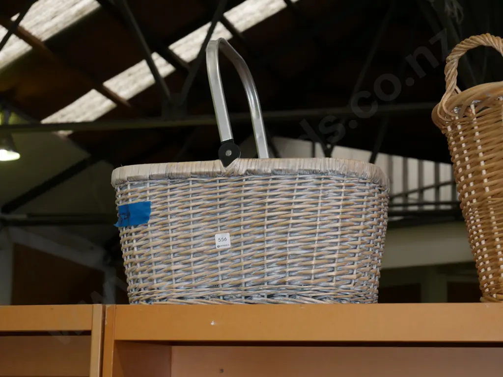 cane picnic hamper and contents Image 1++