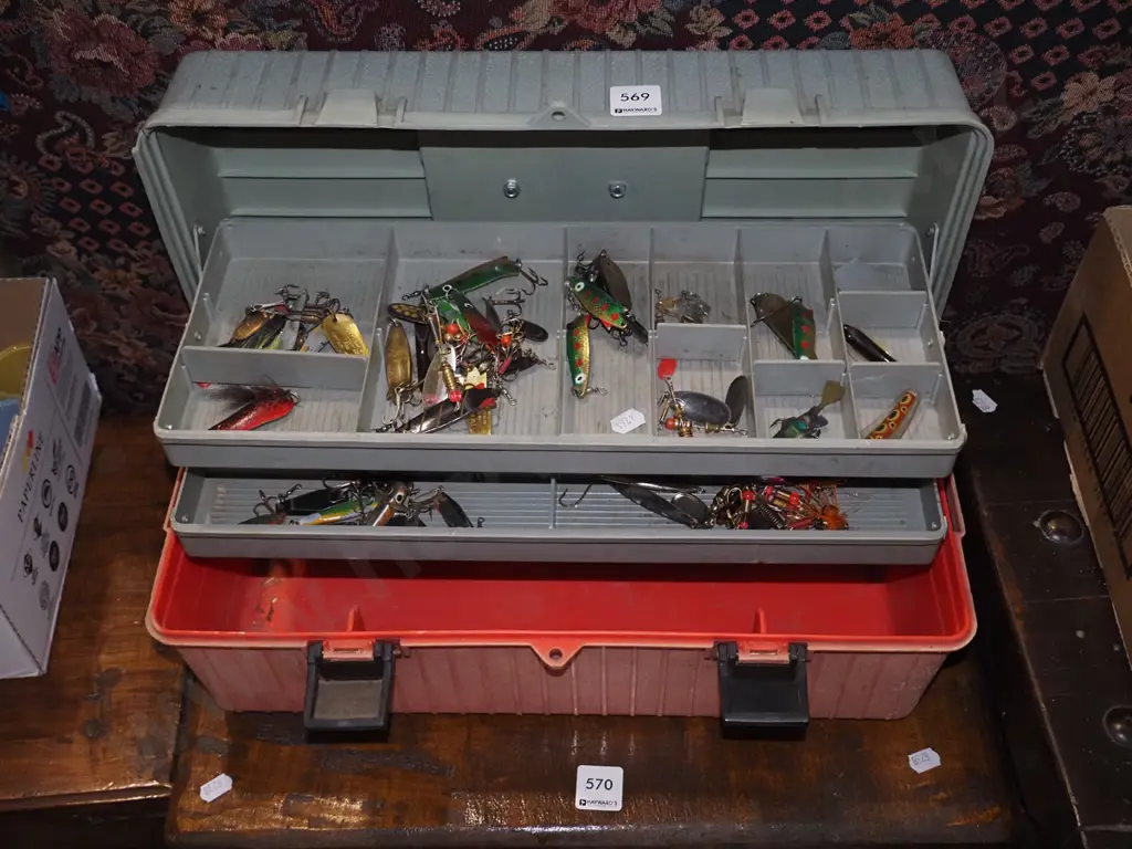tackle box; lures Image 1++