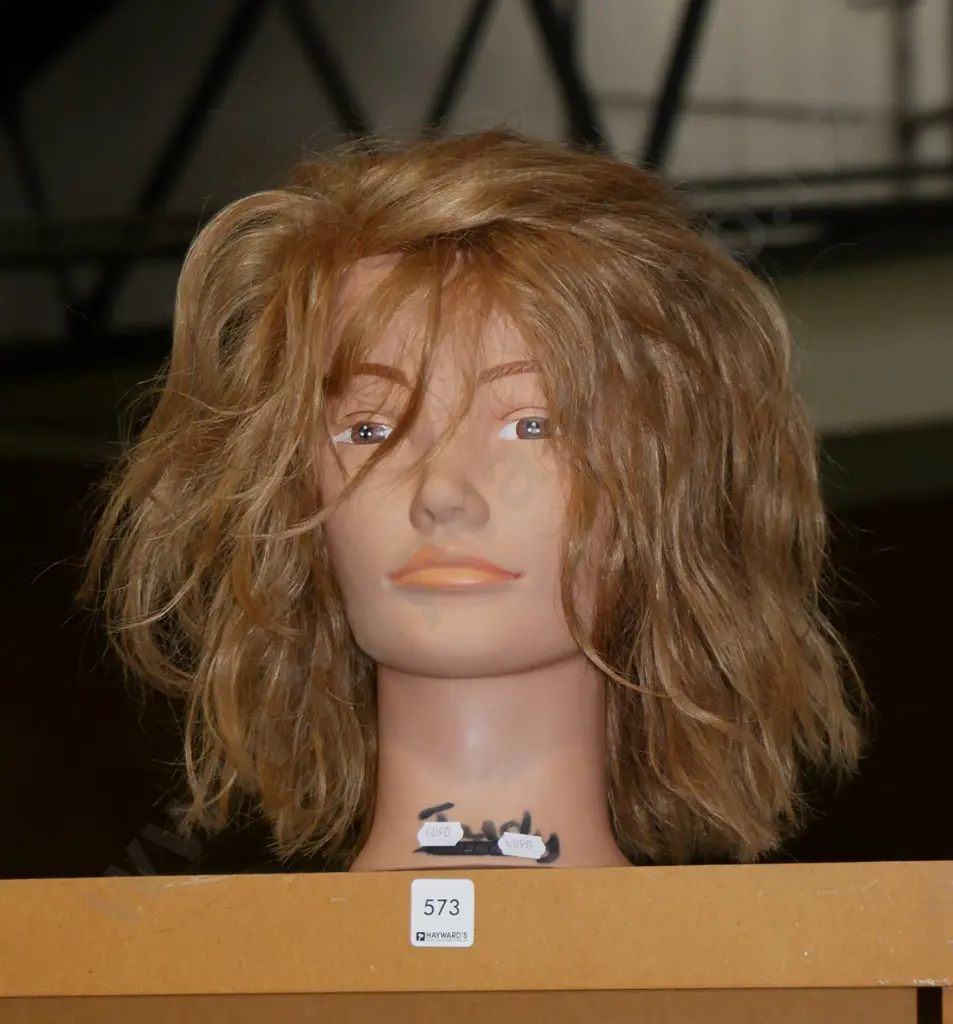 hairdresser's model Image 1++