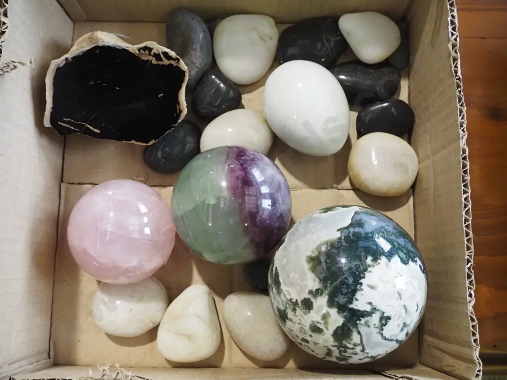 polished stones Image 1++