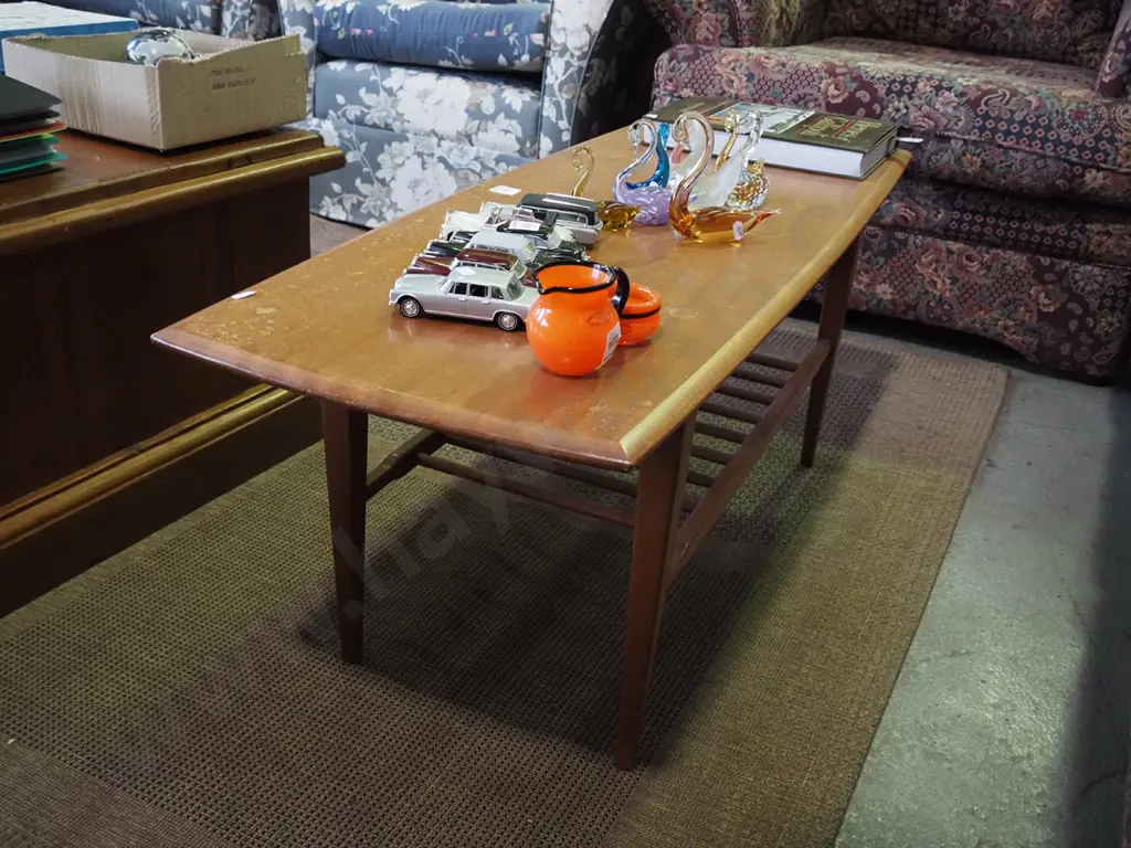 restorer's mid-century coffee table Image 1++