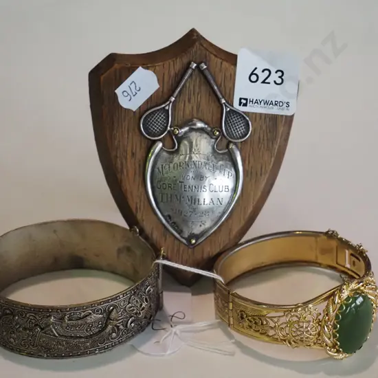 2x bracelets, small Gore Tennis Club trophy