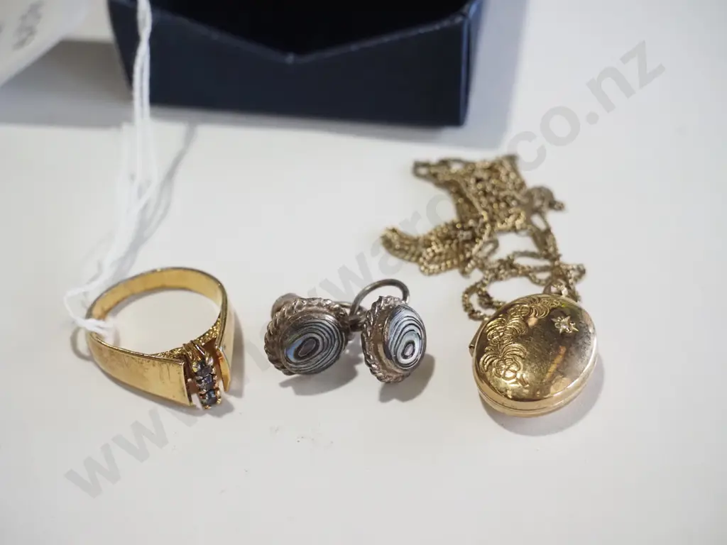 ring, pendant, locket, earrings Image 1++
