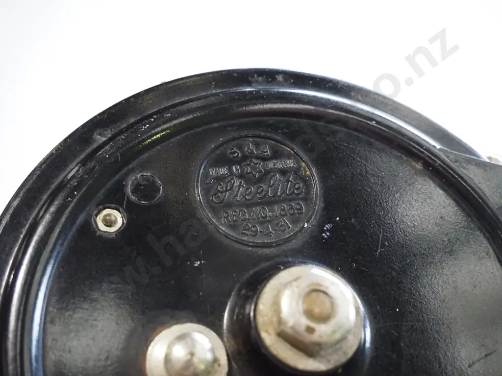 vintage fishing reel Image 1++