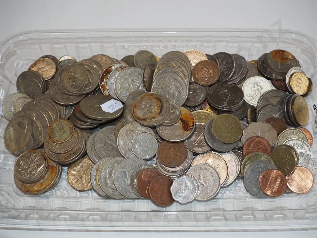 plastic tray of coins Image 1++