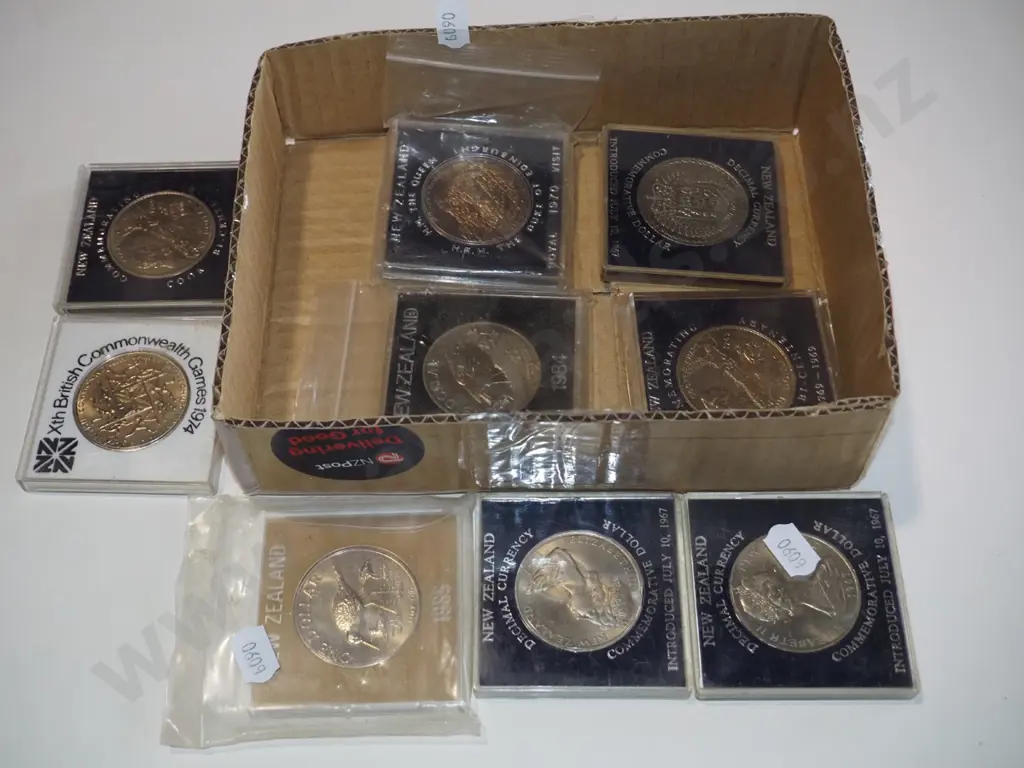 box; collectable uncirculated coins Image 1++