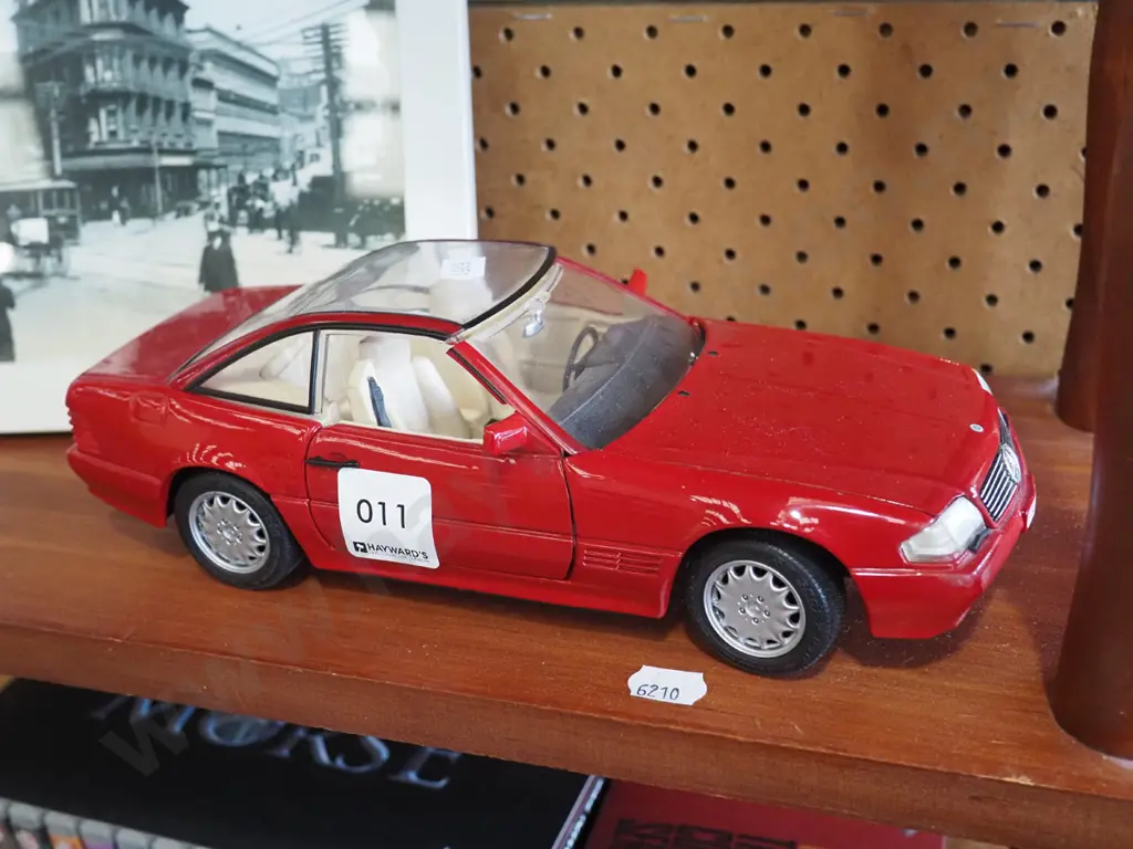 die-cast scale model Mercedes Benz Image 1++