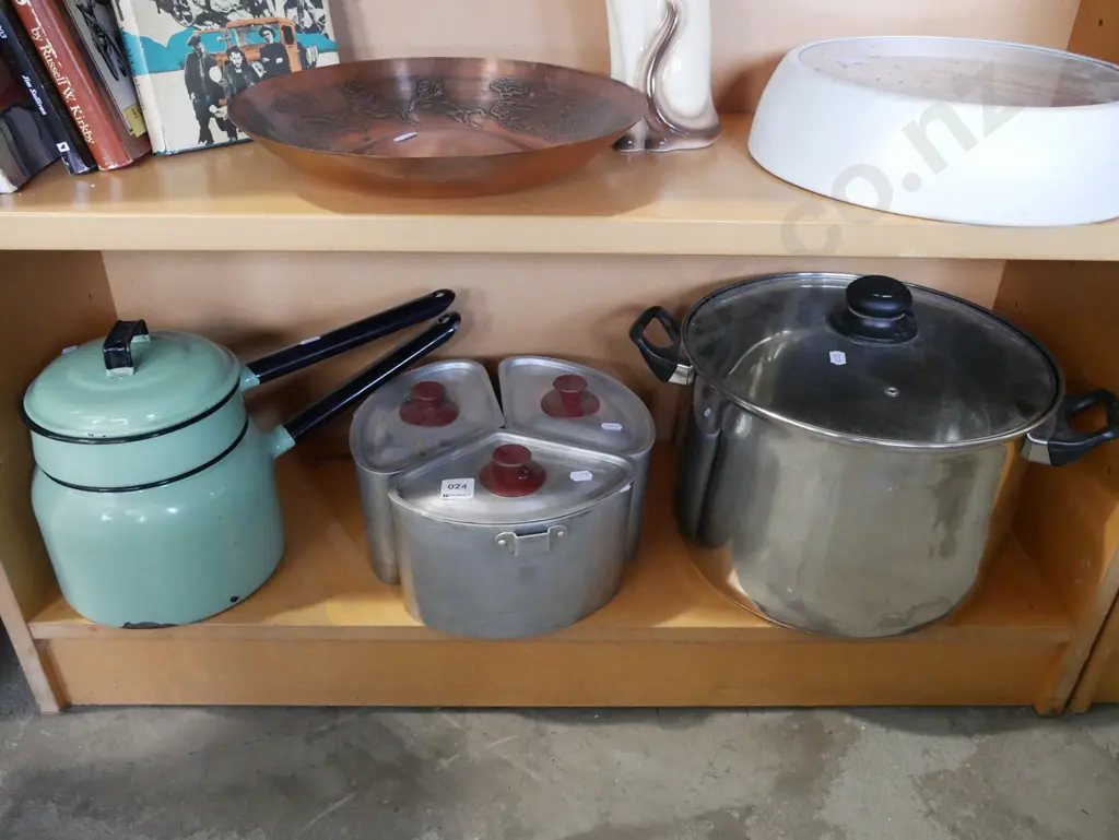 stock pot, Judgeware enamel boiler and a segmented aluminium pot Image 1++