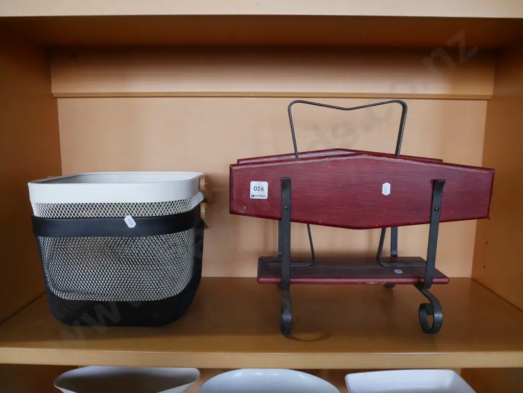 magazine rack and 2 mesh wooden handled baskets Image 1++