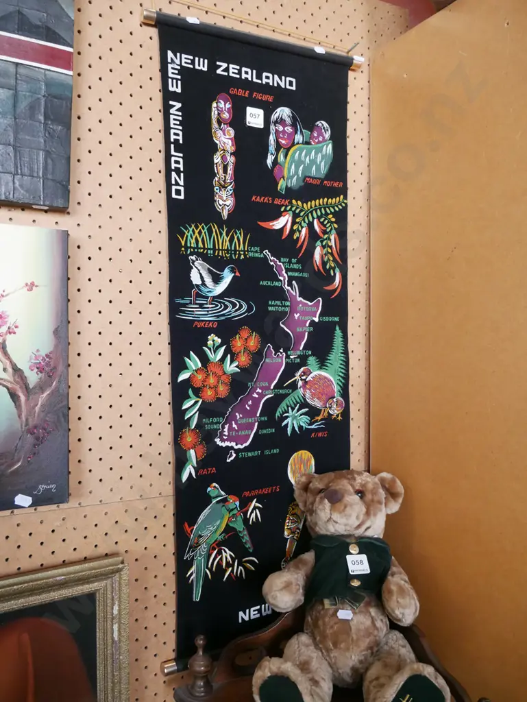 retro NZ souvenir wall scroll Image 1++