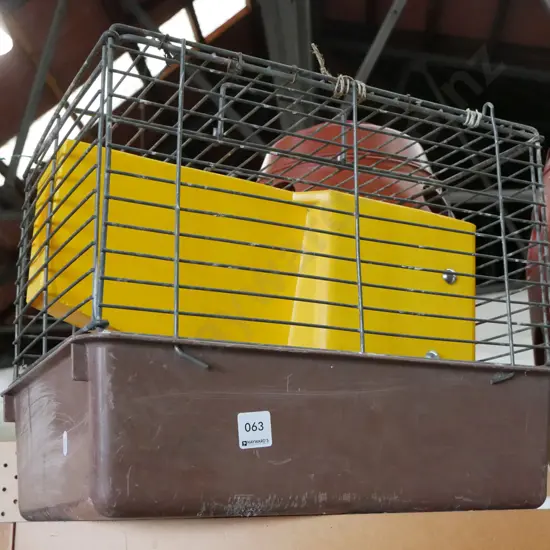 metal and plastic pet cage
