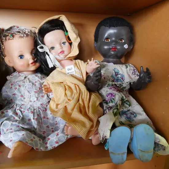 3 dolls