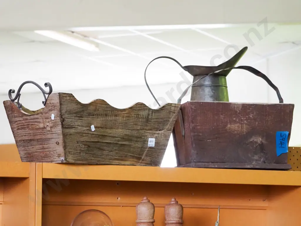 2 vintage wooden baskets Image 1++