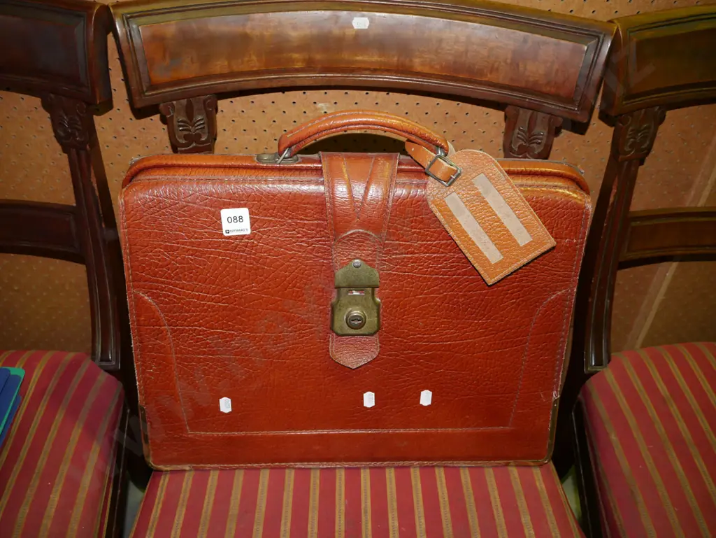 leather stachel Image 1++