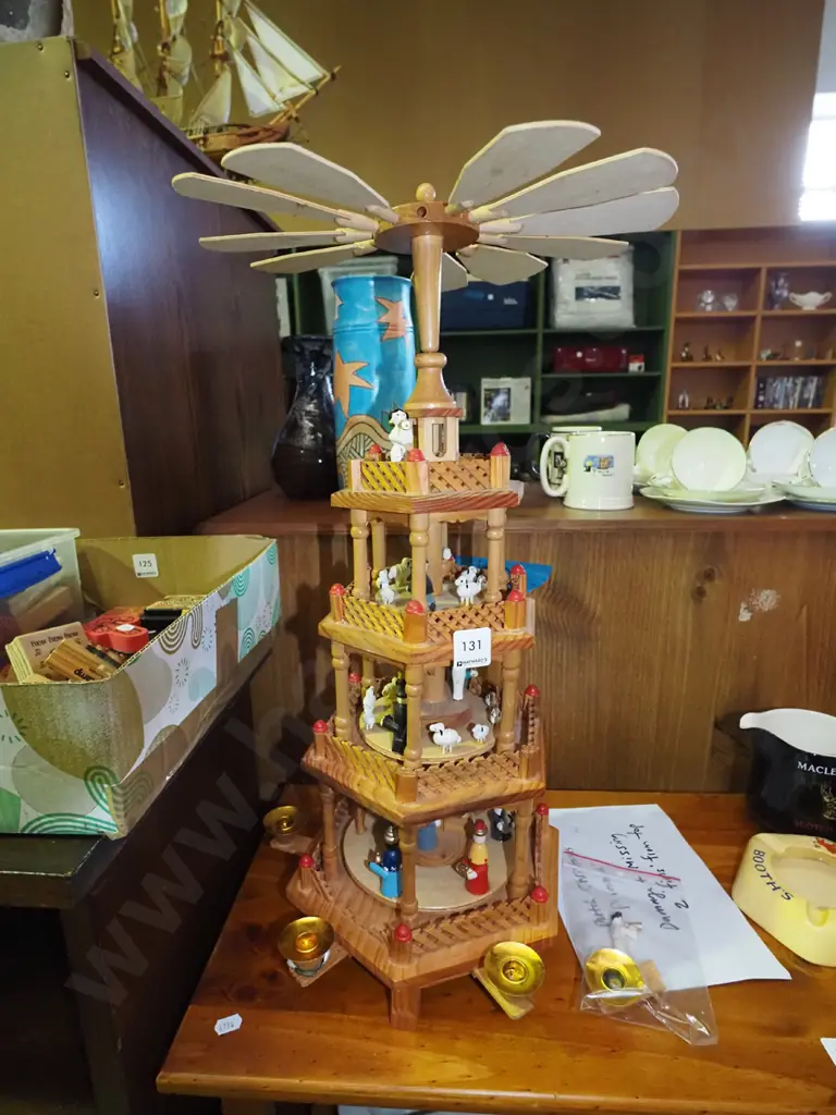 Dutch Christmas pyramid, some damage and missing parts Image 1++