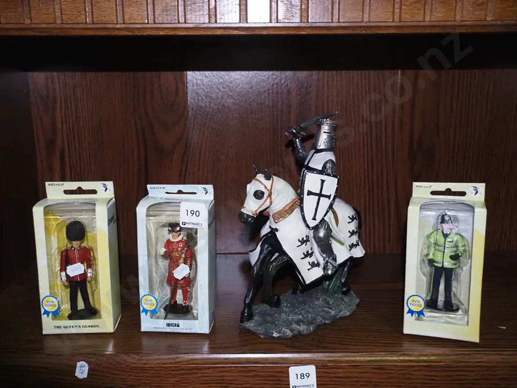 boxed figurines, composite horse figurine Image 1++