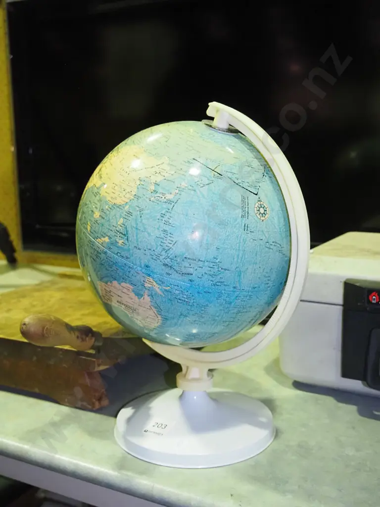 world globe H-320 Image 1++