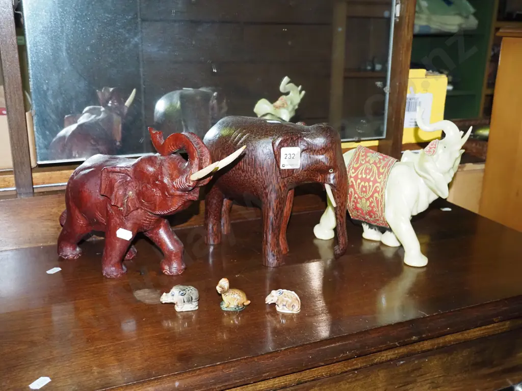 3 ornamental elephants and 3 Wade whimsies Image 1++