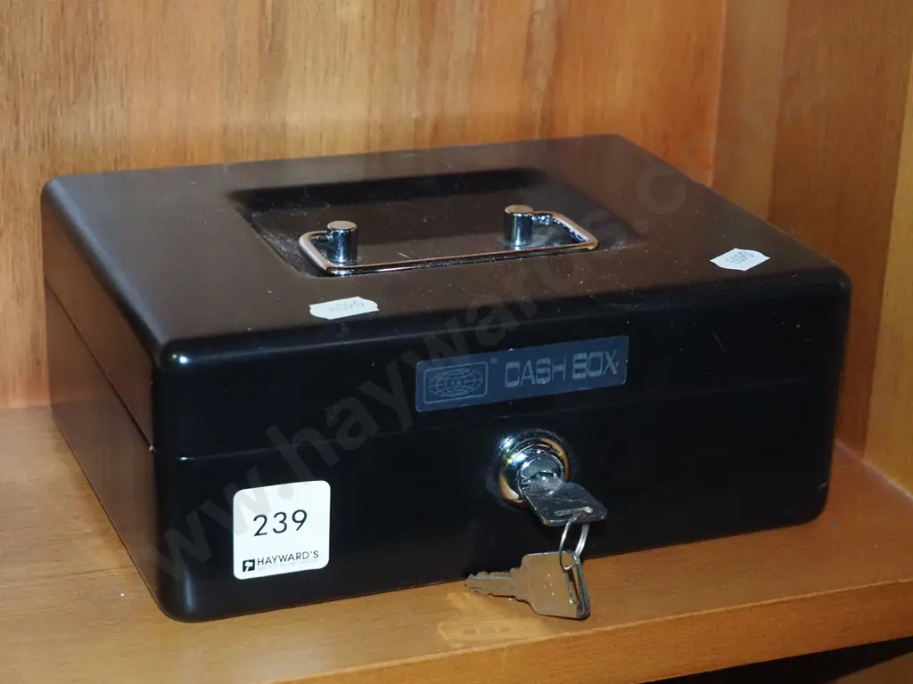 small cash box Image 1++