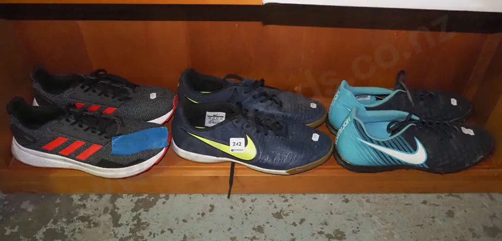 3 pairs of UK size 9.5 sneakers Image 1++