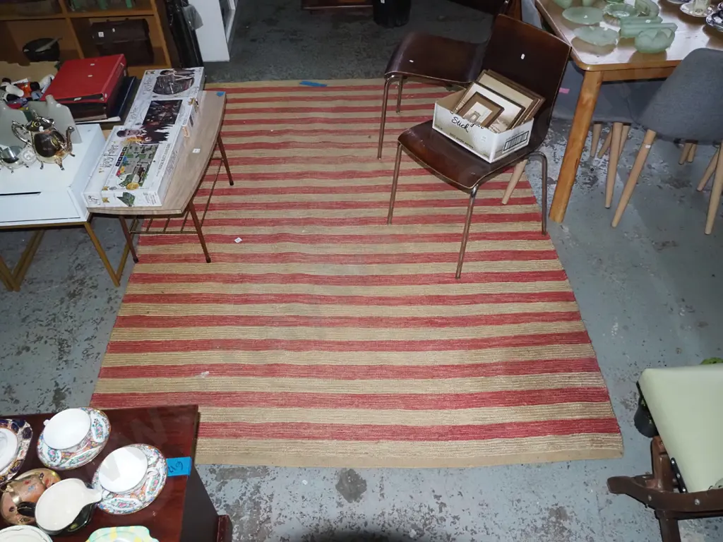 striped jute floor mat 2370 x 1770 Image 1++