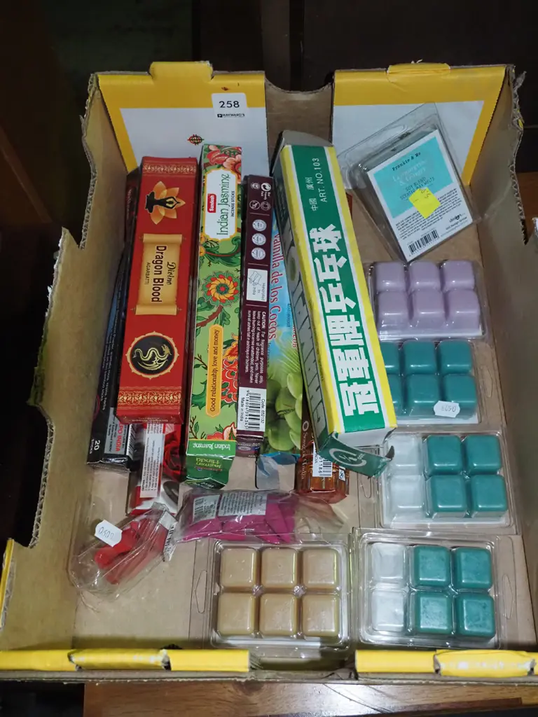 box of incense and scented wax melts Image 1++
