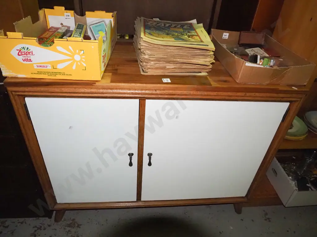 pine and white painted 2-door cupboard H-800 W-1000 D-410 Image 1++