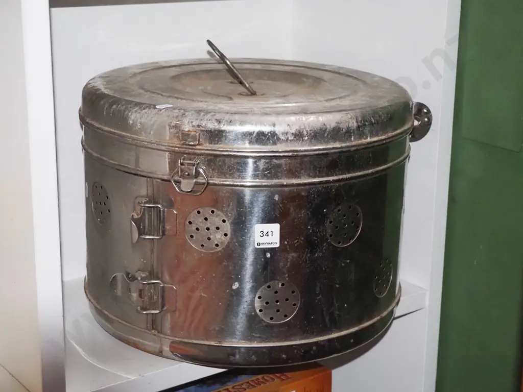 vintage medical sterliser with inserts Image 1++
