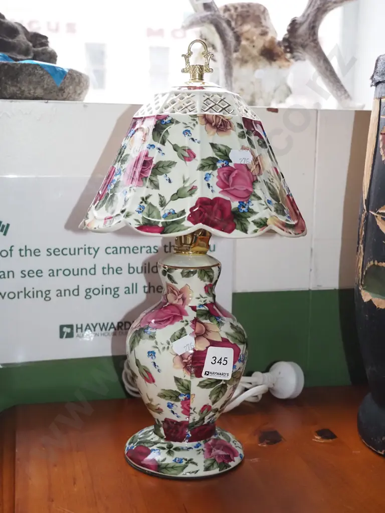 AOF ceramic table lamp Image 1++