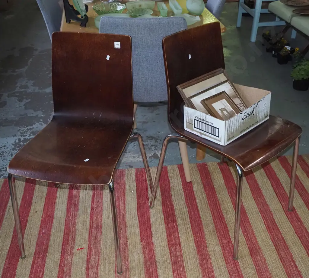 2 chrome leg dining chairs Image 1++