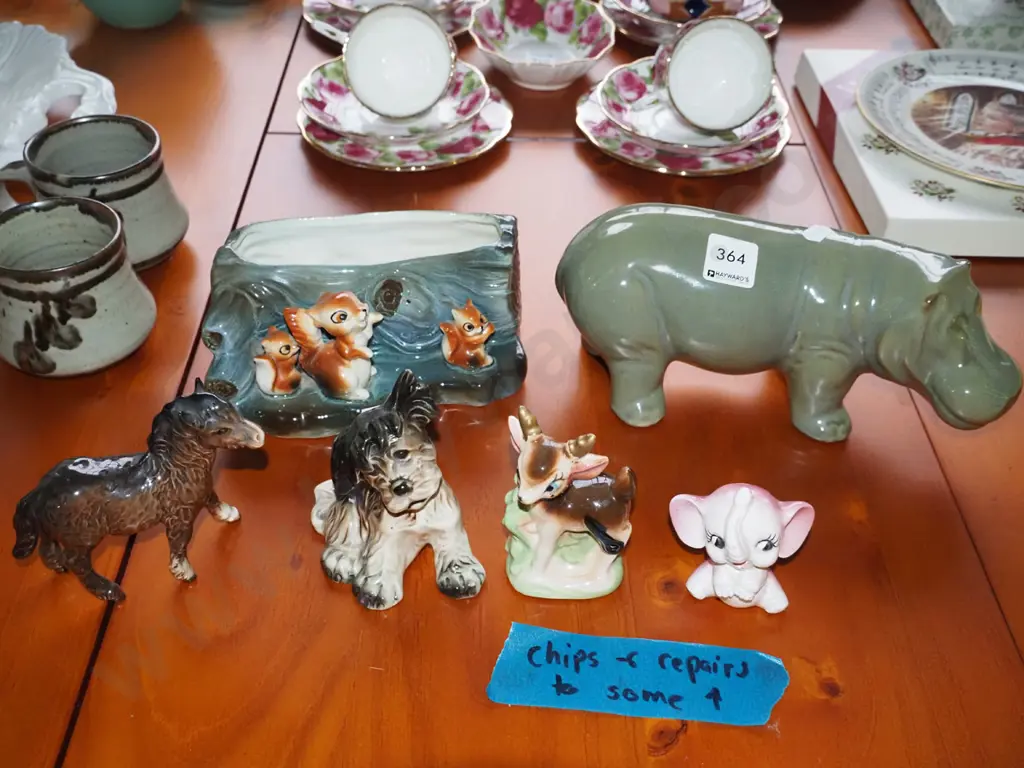 Japanese squirrel log vase, hippopotamus, various figurines - some chips / repairs Image 1++
