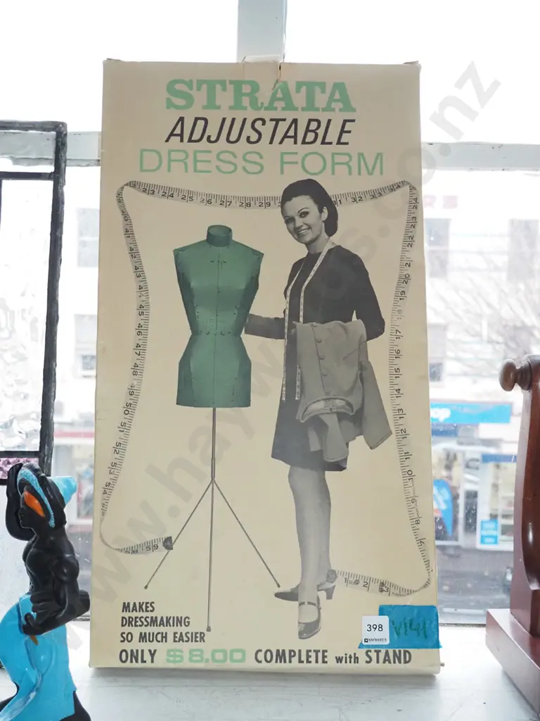 Strata adjustable dress form in box Image 1++