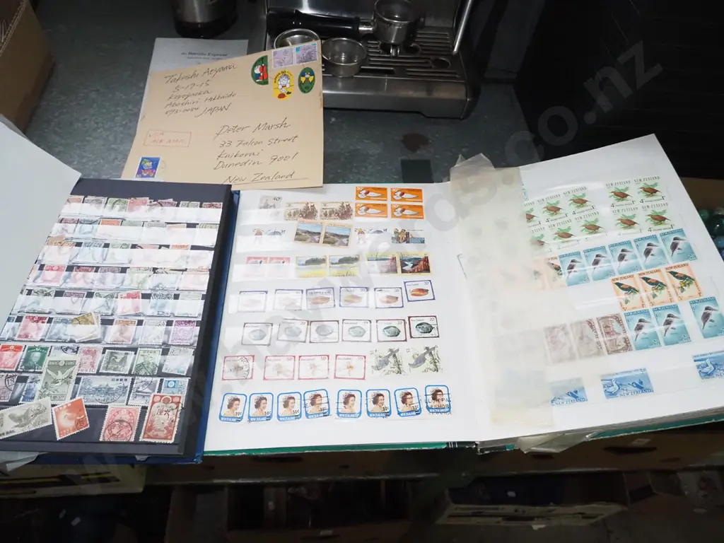 2 stamp albums Image 1++