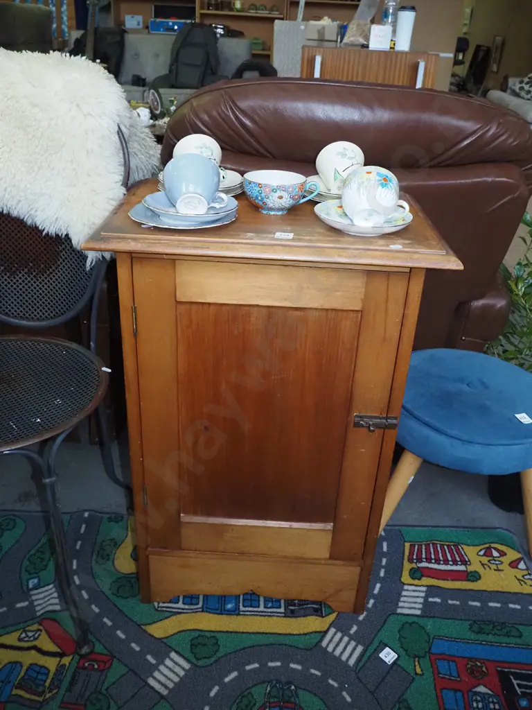 rimu pot cupboard Image 1++